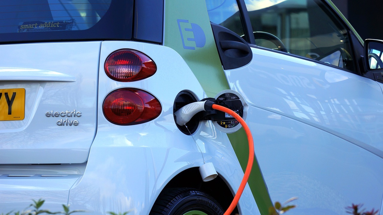 Electric car | Image by Mikes-Photography via Pixabay
